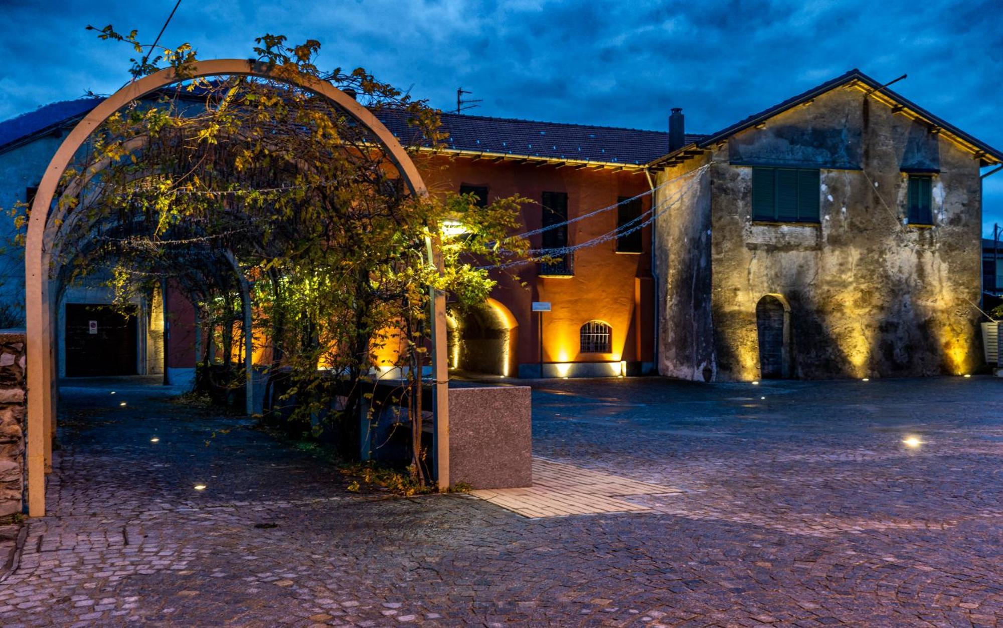 Casa Del Borgo "Aria & Acqua" Sul Lago Maggiore Maccagno Экстерьер фото
